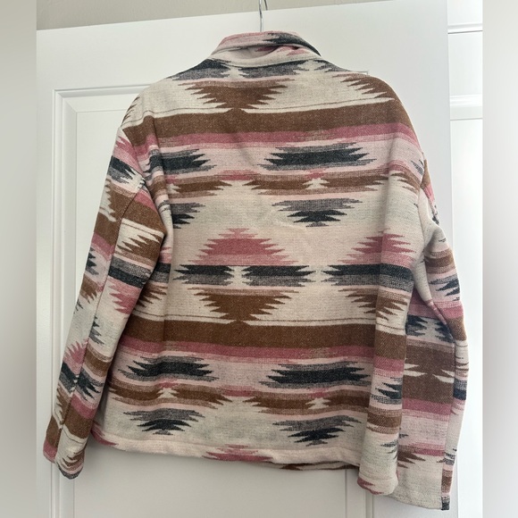 Women's Aztec Print Jacket - Picture 2 of 3
